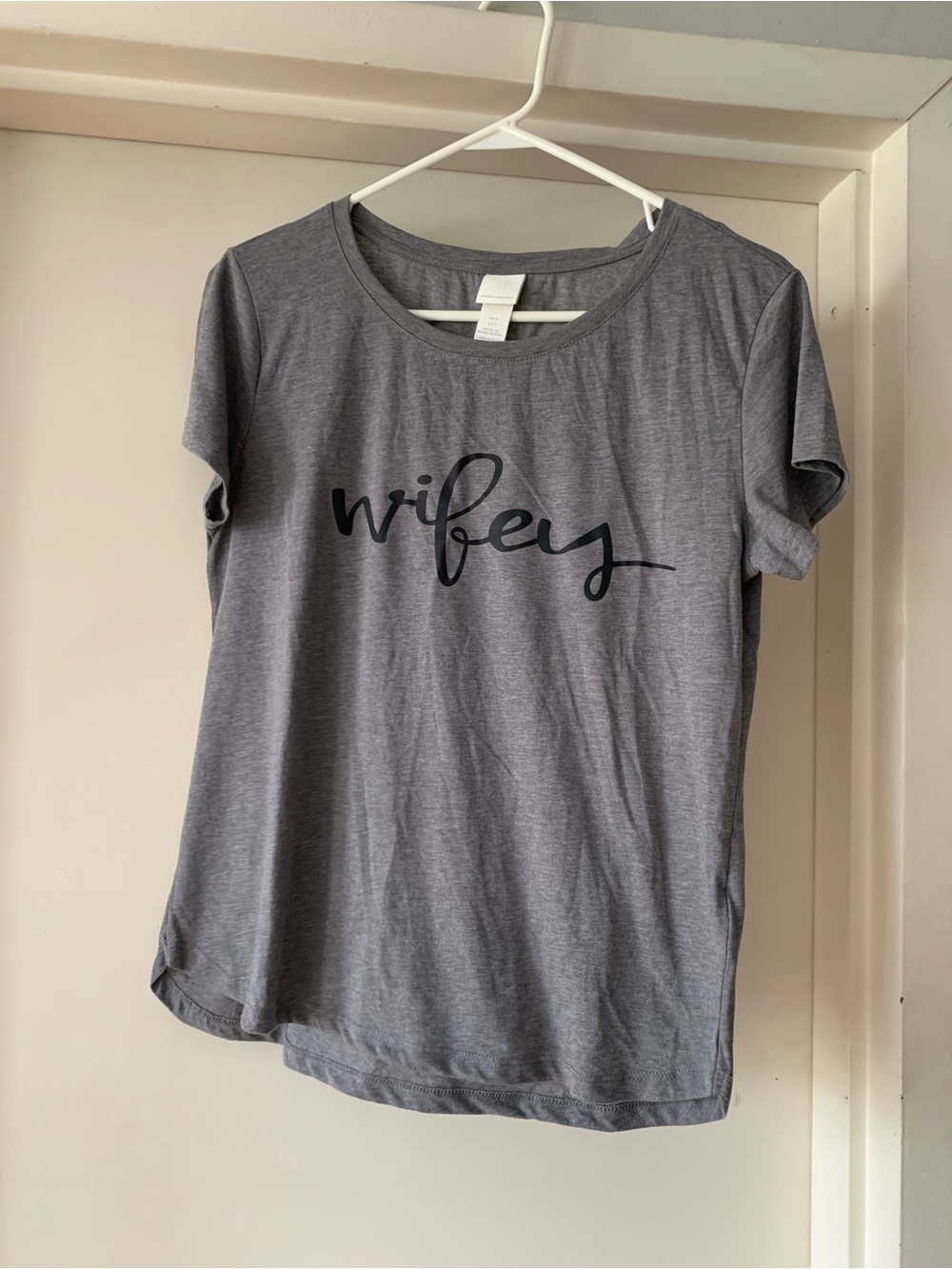 Gray 'wifey' Short Sleeve Graphic Tee